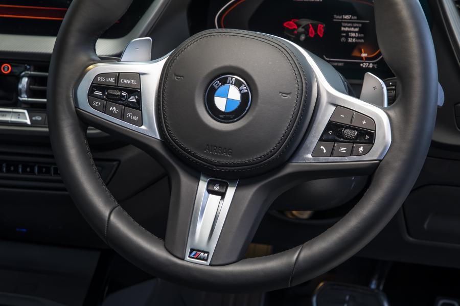 Детали интерьера BMW M235i xDrive Gran Coupe (F44) 2019 года  (AU) (фото 8 из 40)